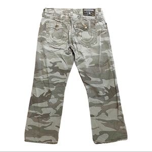 True Religion Men’s Ricky Flap Straight Leg Green camouflage Pants 38x 28